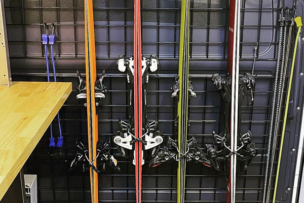 Abby Velo Skis Snowboards Service